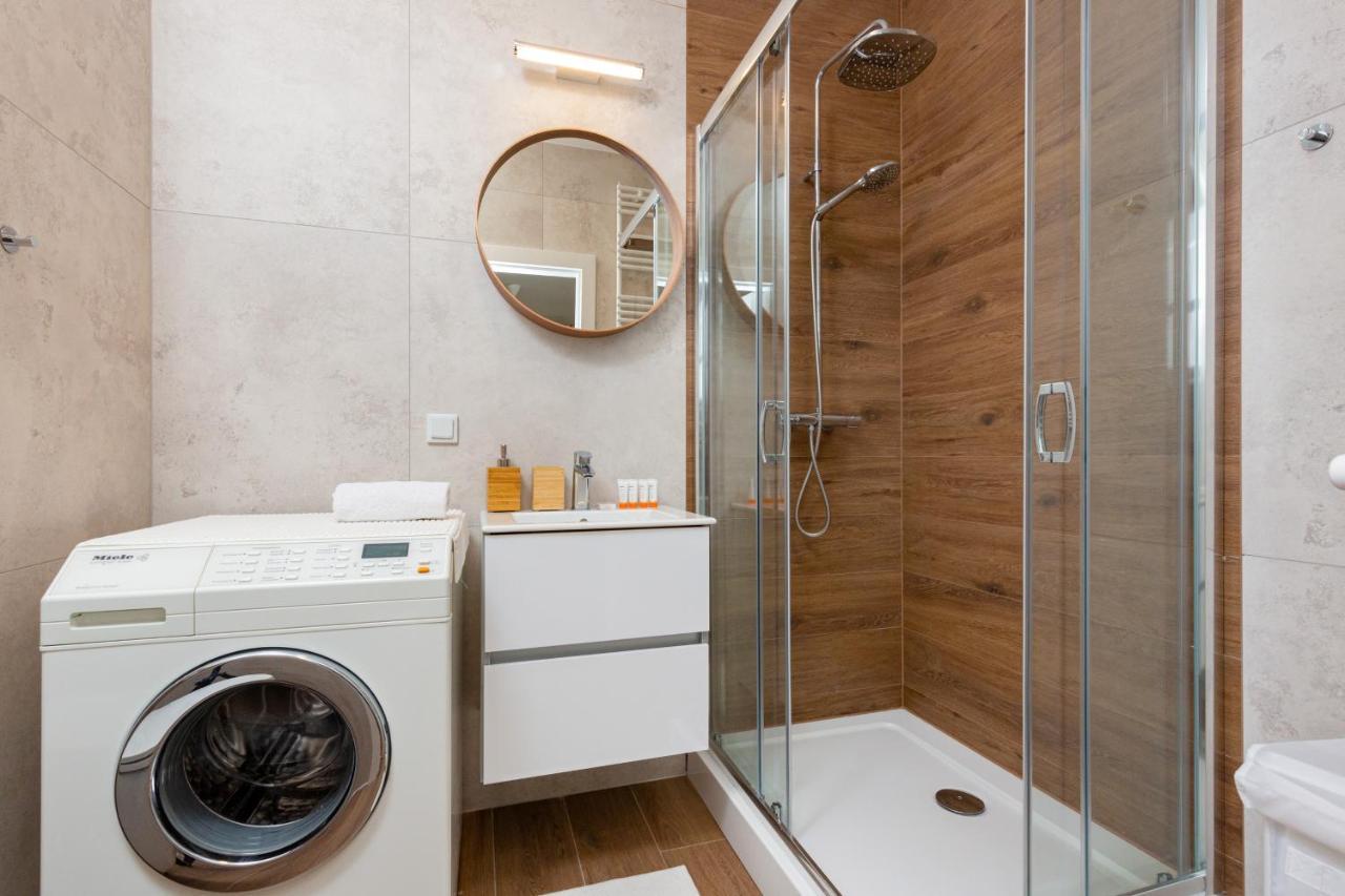 Forum Wola Jana Kazimierza Apartment By Noclegi Renters Варшава Экстерьер фото